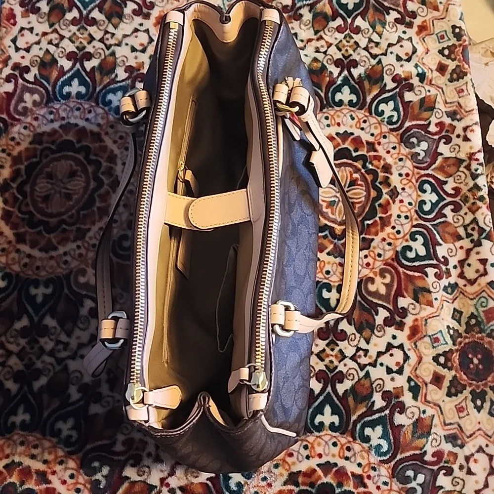 New Authentic Coach Signature Peyton Shoulder Bag - Purse Tan Brown. - Picture 9 of 9